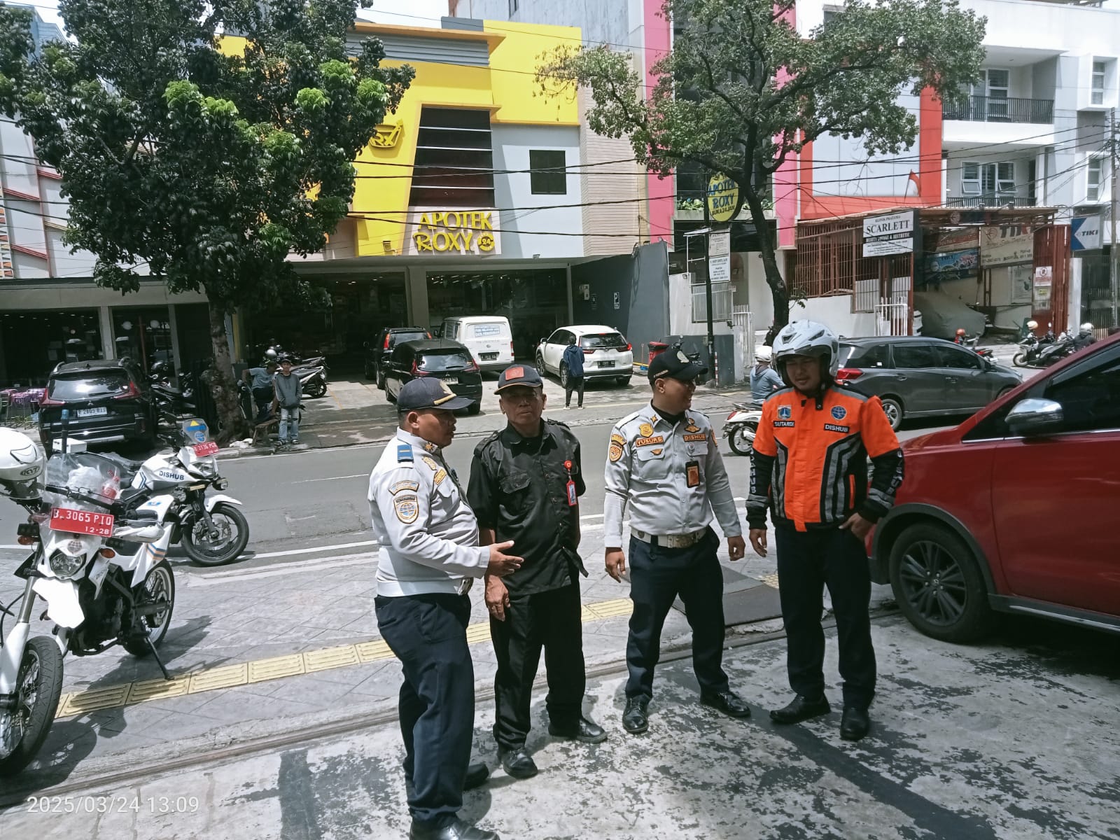 Diduga Gedung Velvet 76, Melakukan Parkir di Tanjung Duren dan Tak Kantongi Izin 