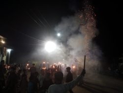 Suasana Meriah Takbir Keliling dan Pawai Obor di Kampung Cikupa Desa Tambak Baya