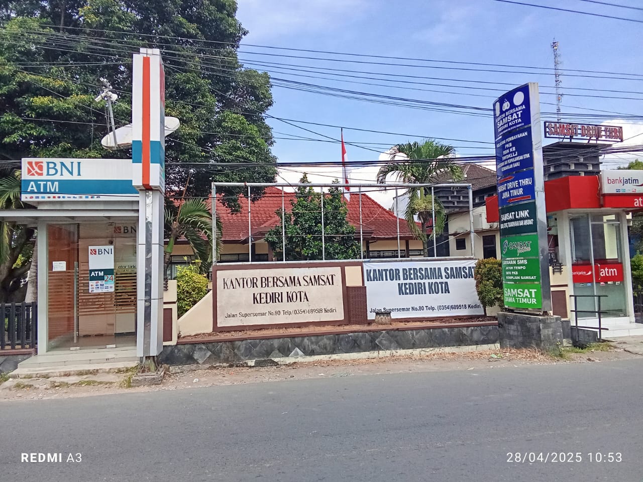 Samsat Kediri Kota Selalu Berikan Pelayanan Terbaik Kepada Masyarakat, Petugas Jalankan Tugasnya Sesuai SoP