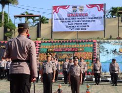 Kapolres Tanggamus Pimpin Upacara Kenaikan Pangkat Pengabdian Dua Personelnya