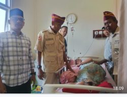 Bentuk Kepedulian PPIR Aceh Timur Besuk Serka (Purn) Jamaluddin di RSUD dr.Zubir Mahmud