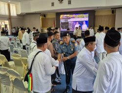 Danlanal Bintan Dampingi Bupati Bintan Melepas Keberangkatan Calon Jama’ah Haji Tahun 2025