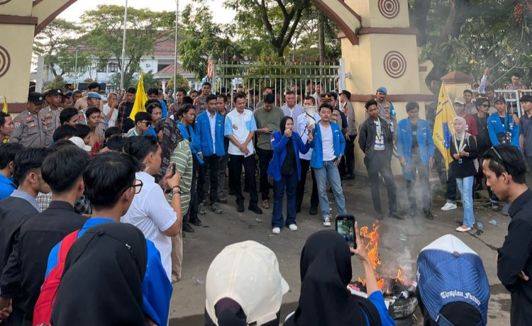 PMII KOTA SERANG TURUN AKSI BAHAS ISU ISU PENDIDIKAN