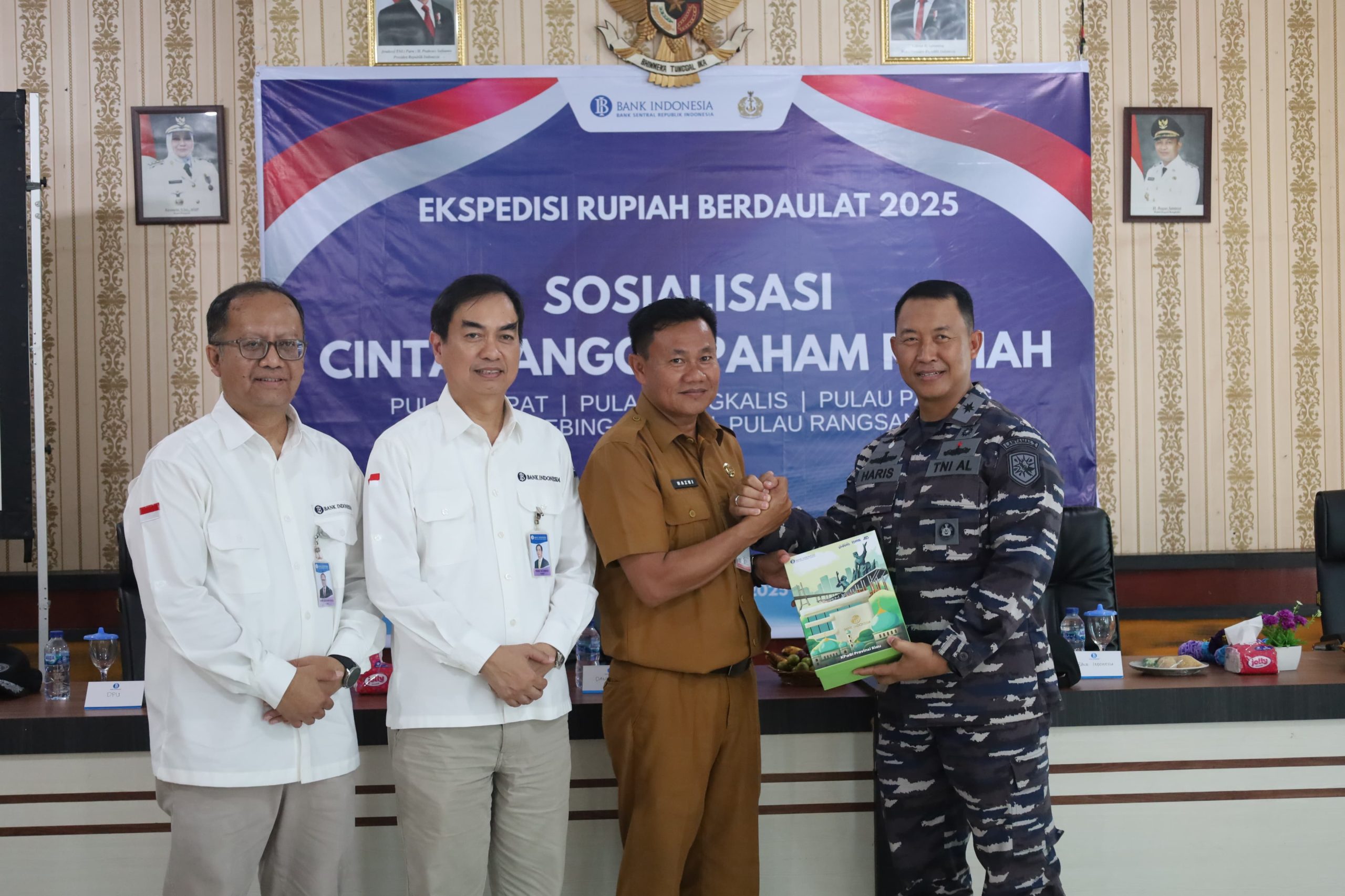 Mengawal Rupiah, Menjaga Negeri, Tim Expedisi Rupiah Berdaulat Bersama Lanal Dumai Mengabdi Diujung Negeri