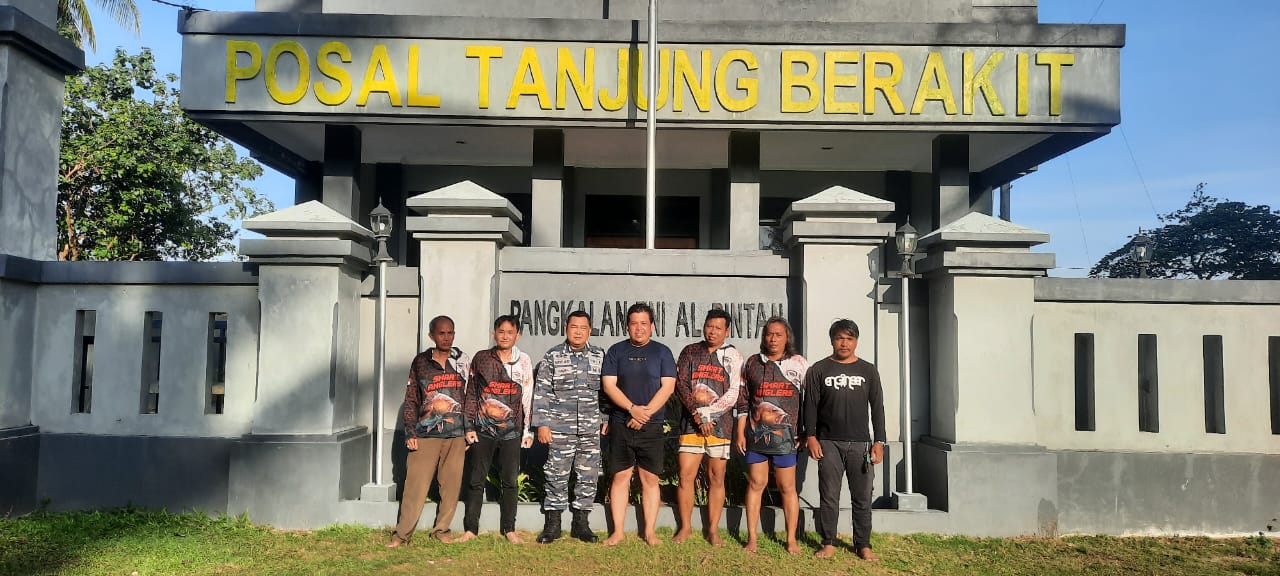Lanal Bintan Pulangkan Korban Kapal Tenggelam di Perairan Berakit