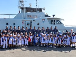 Membangun Cinta Bahari Sejak Dini, Siswa TK Hang Tuah Ikuti Joy Sailing Bersama Danlanal Dumai