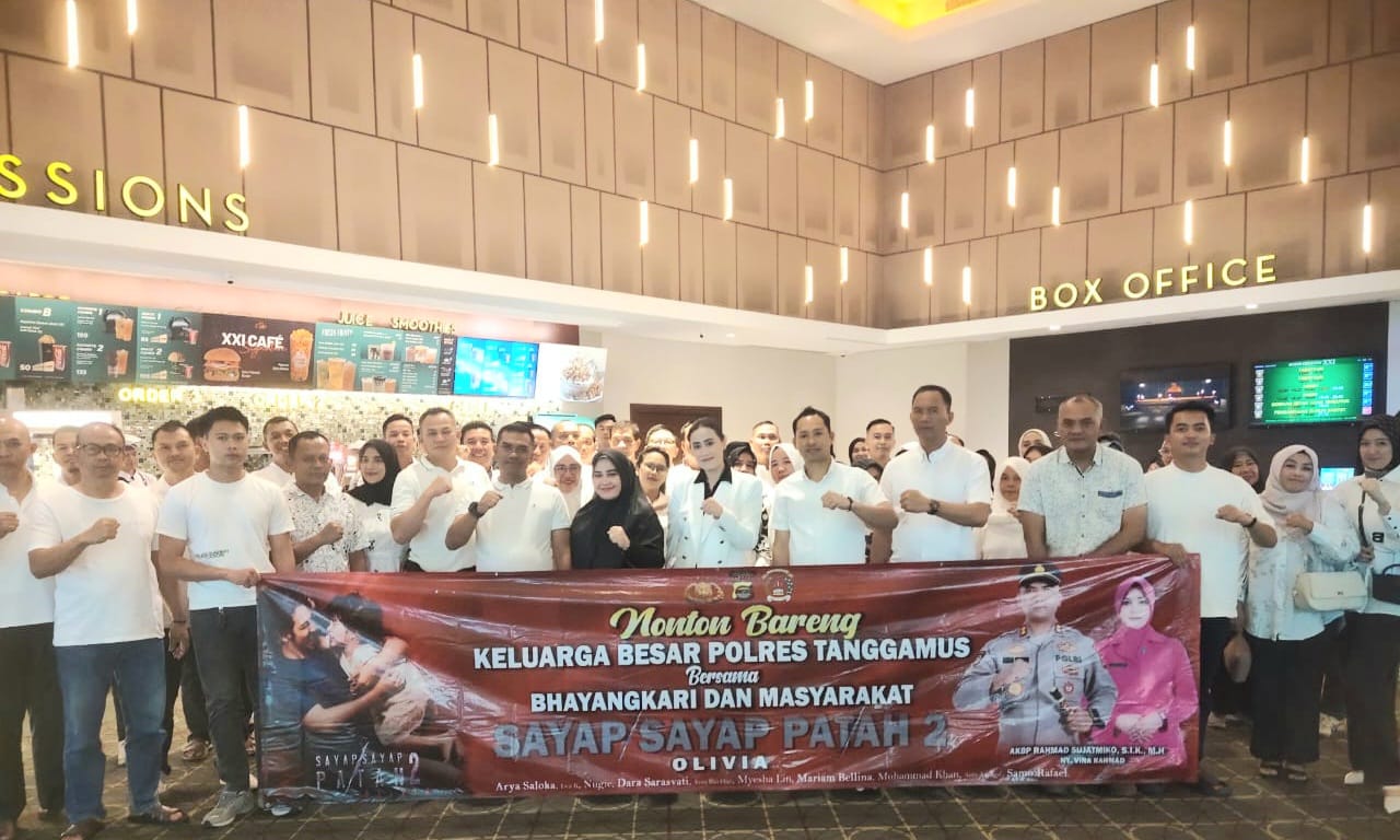 Polres Tanggamus Gelar Nobar Film Sayap-Sayap Patah 2 Bersama Tokoh Masyarakat