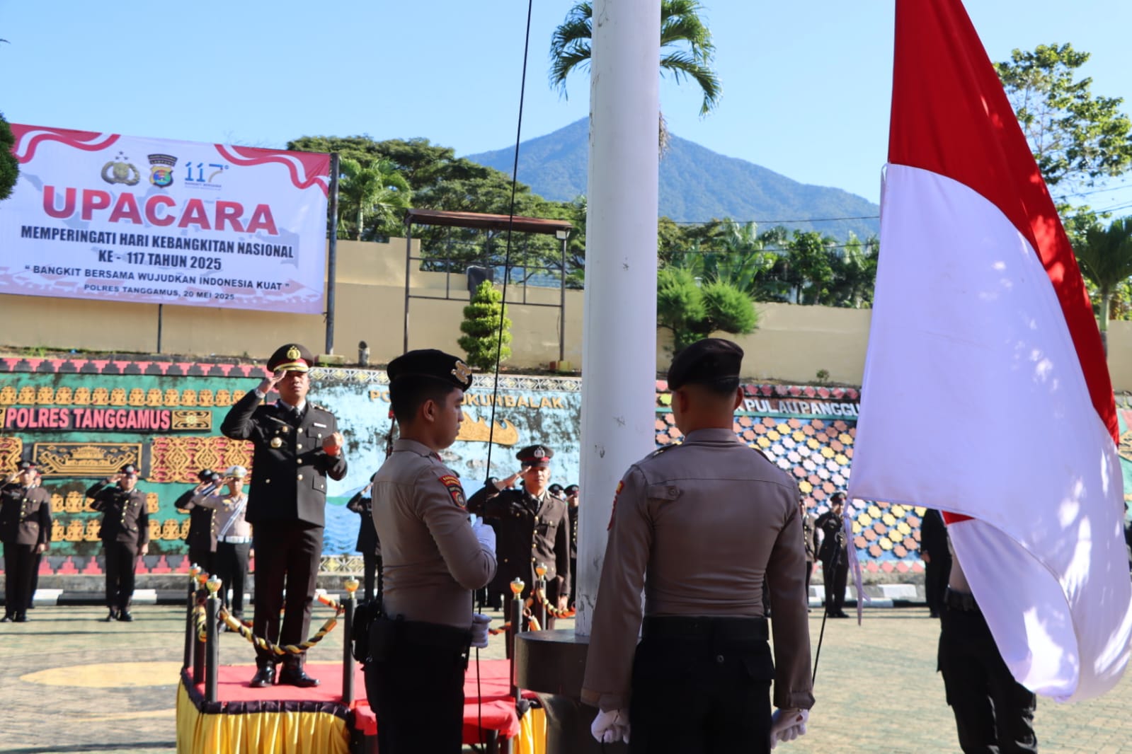 Polres Tanggamus Gelar Upacara Peringatan Hari Kebangkitan Nasional ke-117 Tahun 2025 dan Tabur Bunga