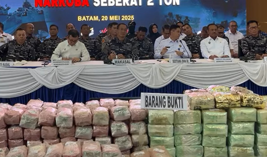 Komandan Lanal Bandung Ikuti Vicon Pemusnahan Barang Bukti Narkoba Kokain dan Sabu Sebanyak 2 Ton