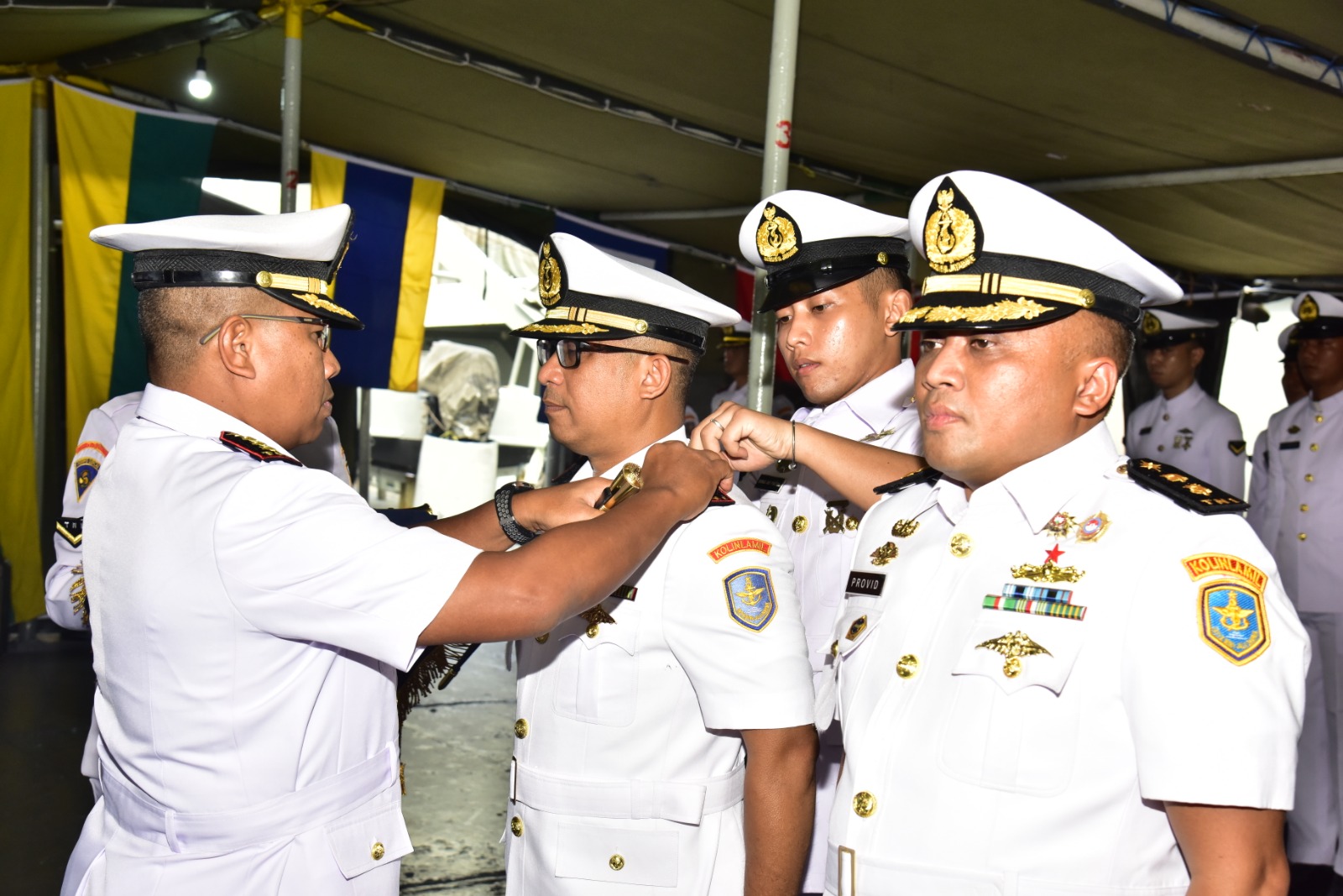 Komando Berganti, Tongkat Estafet Kepemimpinan KRI Teluk Manado-537 Resmi Diserahterimakan