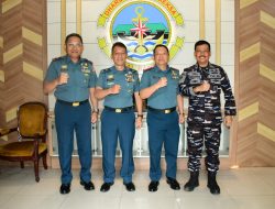 Komandan Lanal Bandung Dampingi Aspotmar Kasal Kunjungi Gubernur Jabar Jalin Silaturahmi