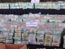 Kapolda Kepri Hadiri Konferensi Pers Pengungkapan Sabu 2 Ton: Tegaskan Komitmen Perangi Narkoba dengan Sinergi Antar Instansi