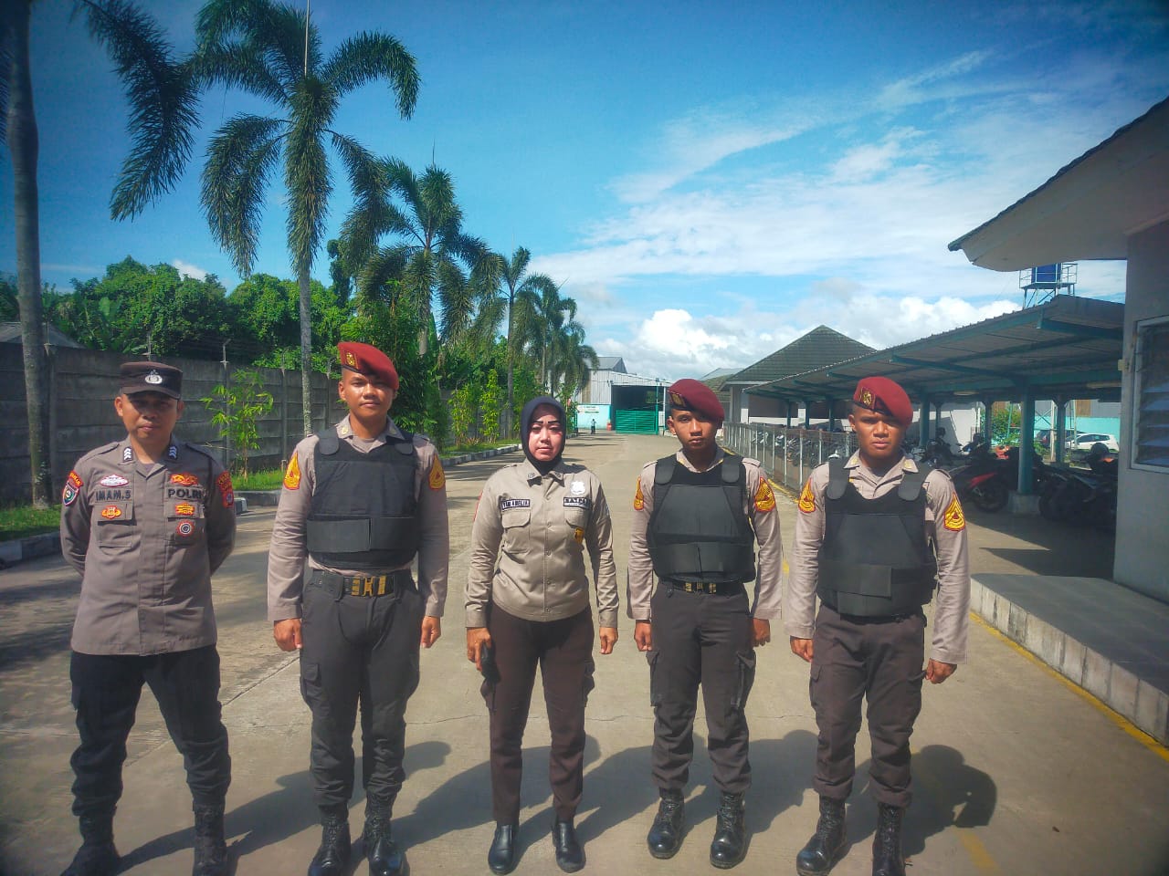 Anggota Polsek Rangkasbitung Polres Lebak Dan Taruna Akpol Yon Adhi Wiratama Patroli Keperusahaan Temui Satpam PT.CMJ