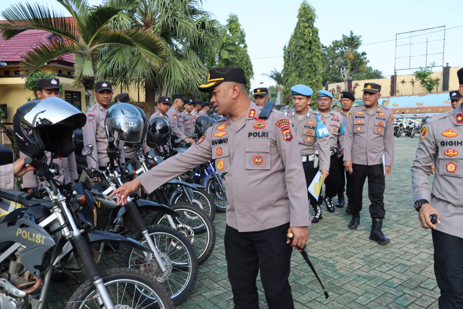 Kapolres Tanggamus Periksa Kendaraan Operasional, Tekankan Perawatan dan Tugas Bhabinkamtibmas