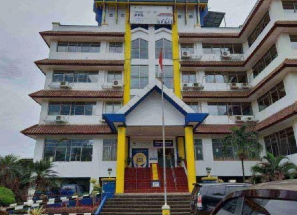 DiDUGA KEGAGALAN KEPALA KANTOR KPP PRATAMA CILANDAK DALAM MENANGANI KASUS DPO KARYAWANNYA