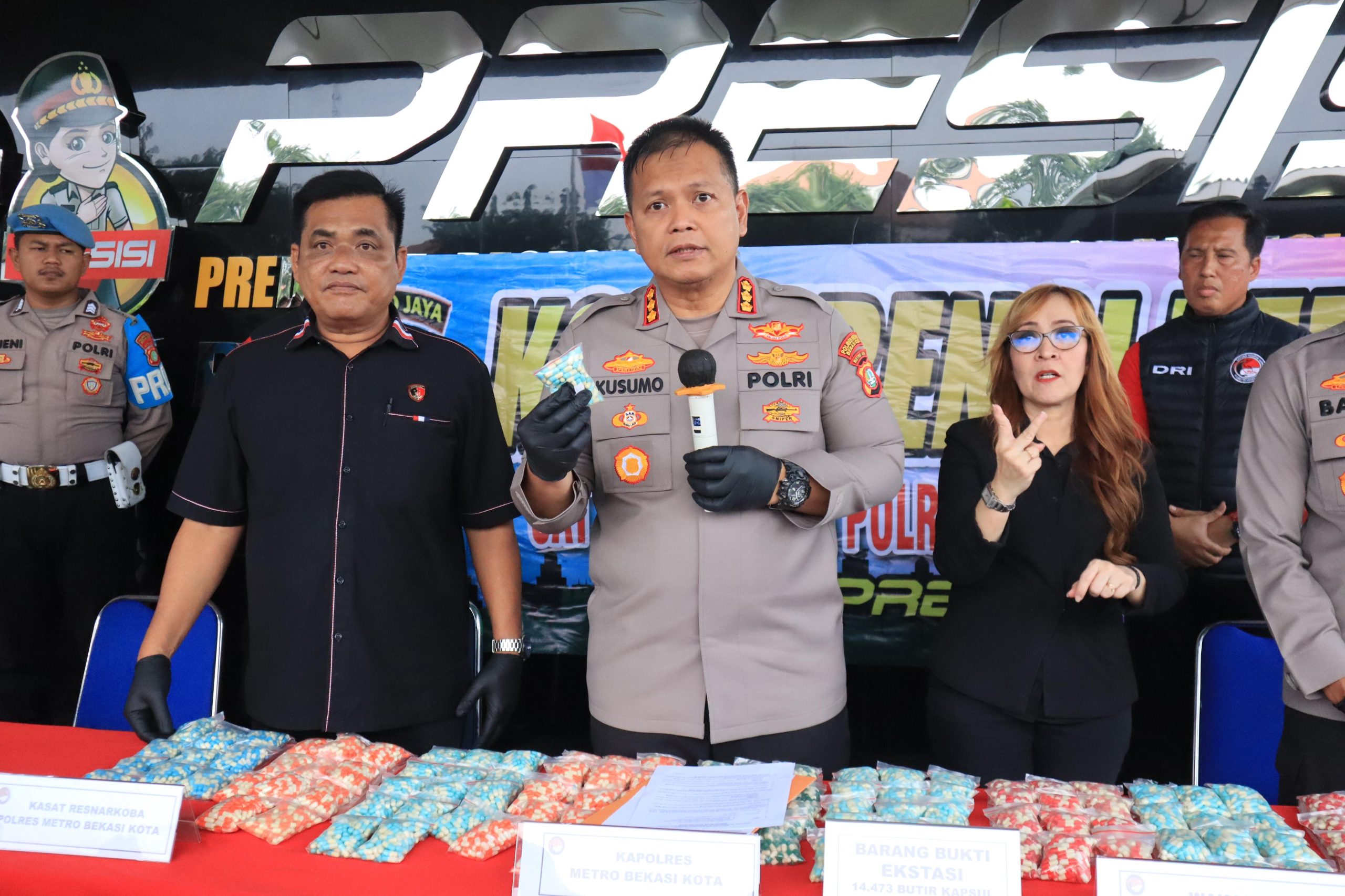 Selamatkan 15.000 Jiwa Anak Bangsa : Polres Metro Bekasi Kota Bongkar Jaringan Narkoba Bekasi-Bogor-Depok, 14 Ribu Butir Ekstasi Disita