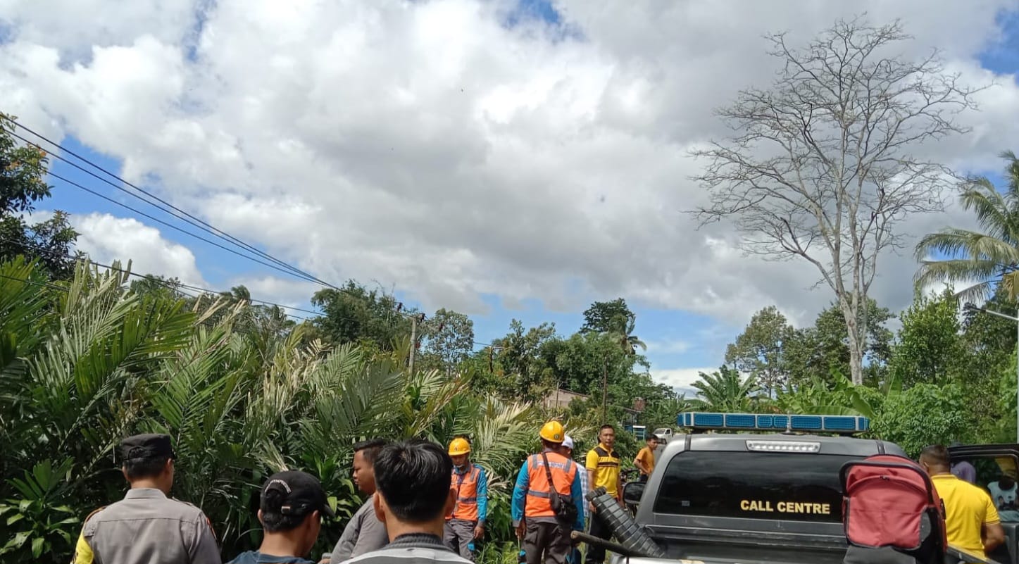 Polsek Sumberejo Identifikasi Warga Tersengat Listrik Saat Pasang WiFi