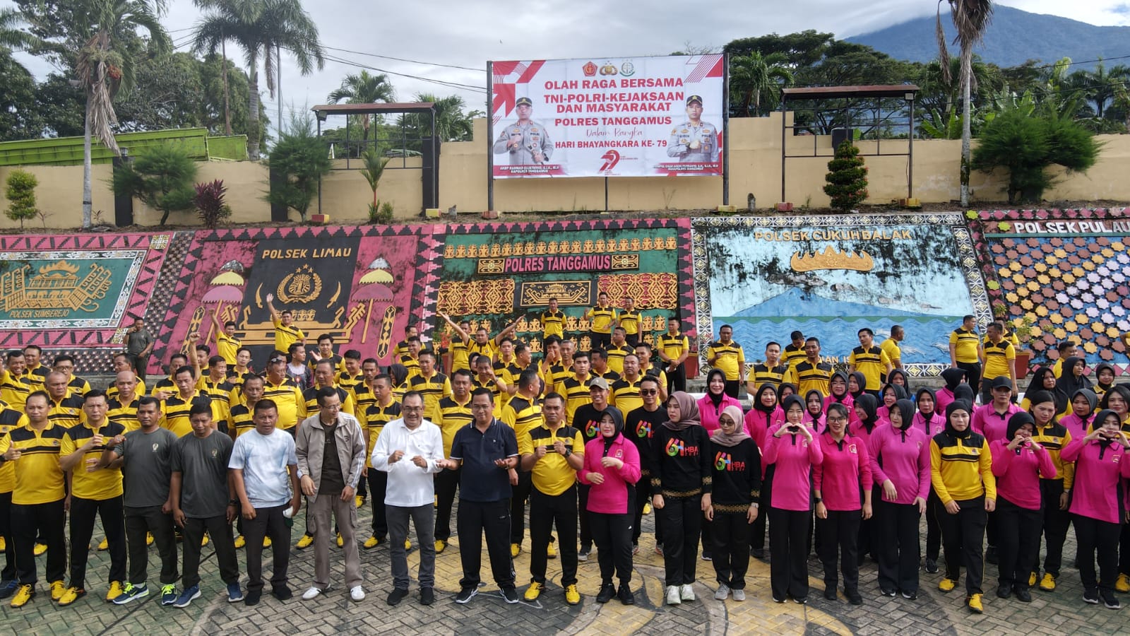 Semarak Hari Bhayangkara ke-79, Polres Tanggamus Gelar Olahraga Bersama TNI, Kejaksaan, dan Masyarakat