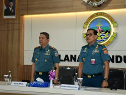 Komandan Lanal Bandung Berikan KKDN Kepada Mahasiswa S2 Fakultas Keamanan Nasional UNHAN RI