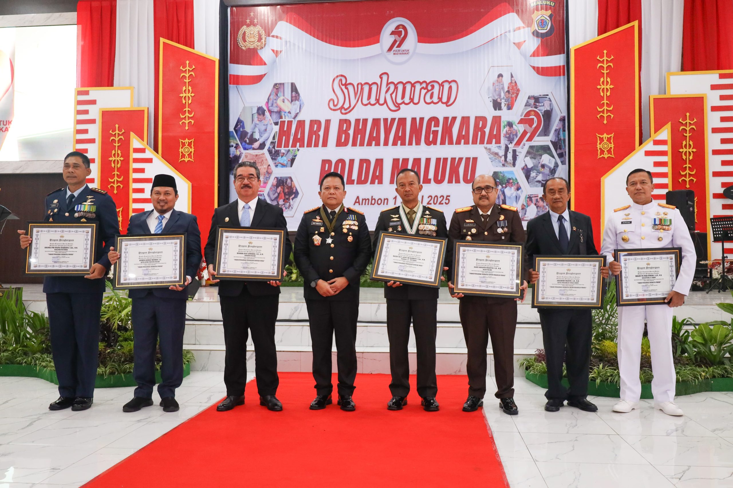 Danlantamal IX Ambon Didampingi Ketua Korcab IX DJA III Hadiri Upacara dan Perayaan Hari Bhayangkara Ke-79