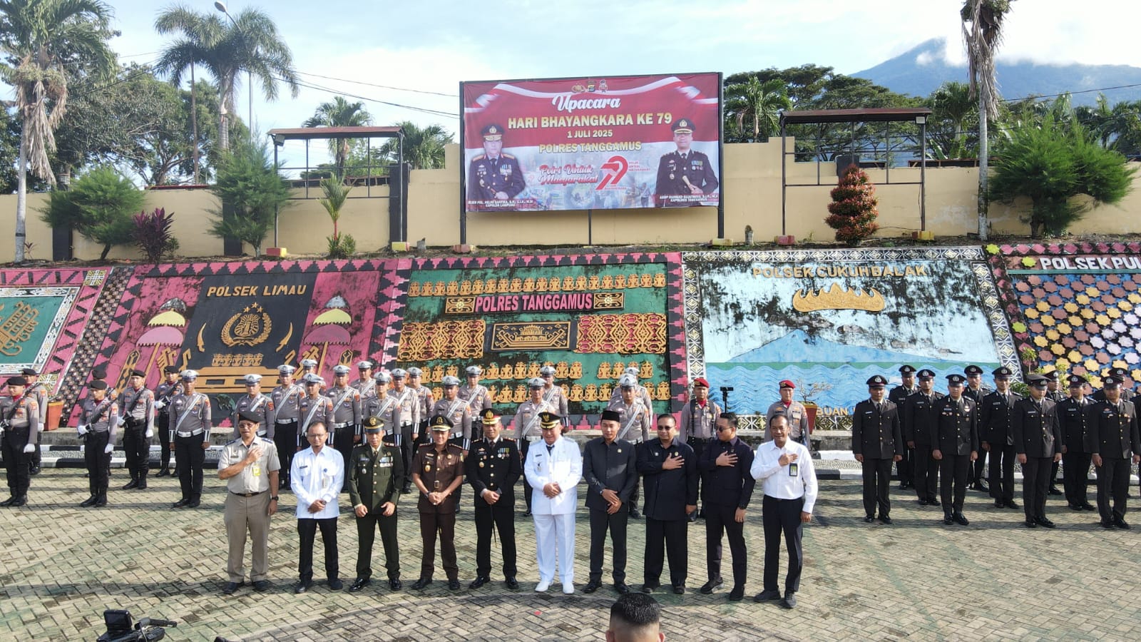 Polres Tanggamus Gelar Upacara Peringatan Hari Bhayangkara ke-79, Komitmen Wujudkan Polri Presisi dan Humanis
