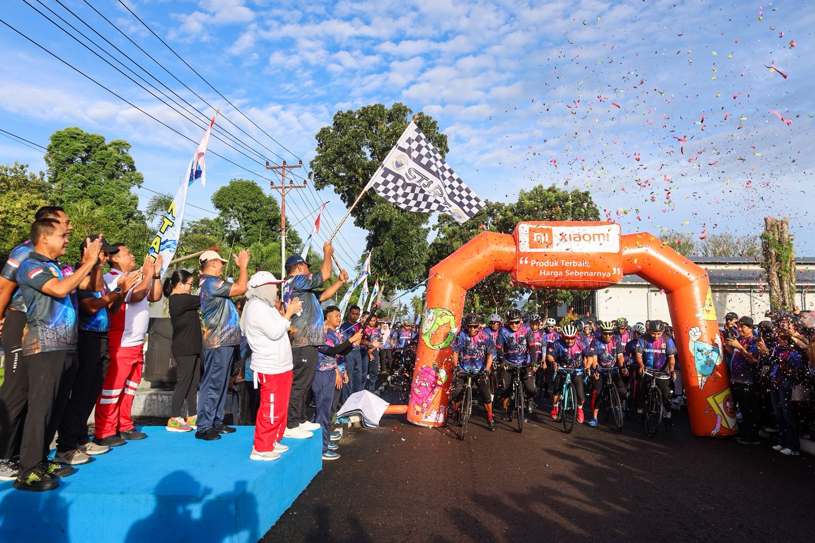 Ribuan Warga Masyarakat Banjiri Mako Lantamal IX Ambon Semarakkan HUT Ke-72 Lantamal IX Ikuti Fun Bike dan Fun Walk