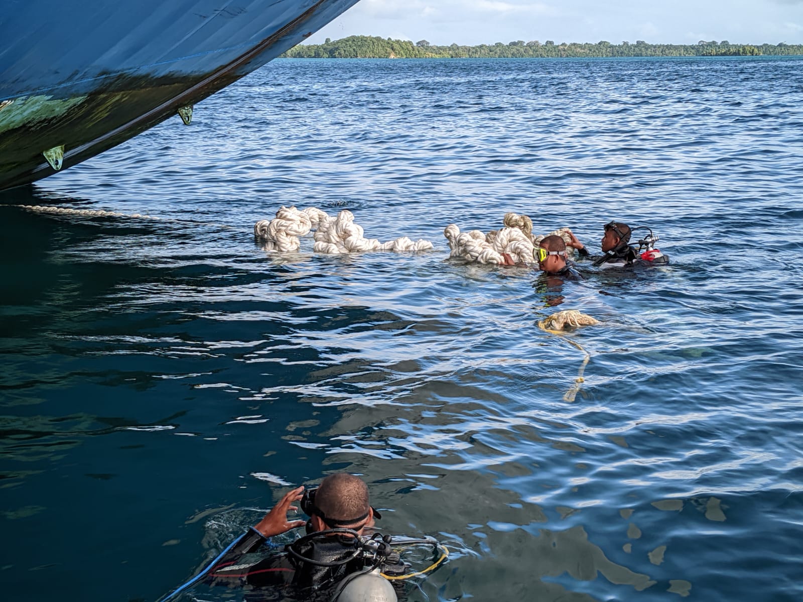 Aksi Cepat Lanal Tual Selamatkan KM. Labobar Yang Alami Kendala Propellershaft Terbelit Tali
