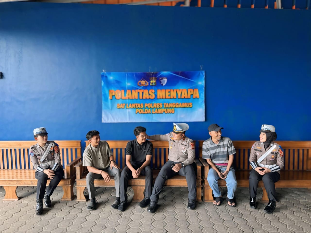 Sat Lantas Polres Tanggamus Gencarkan Program “Polantas Menyapa” di Tempat Keramaian