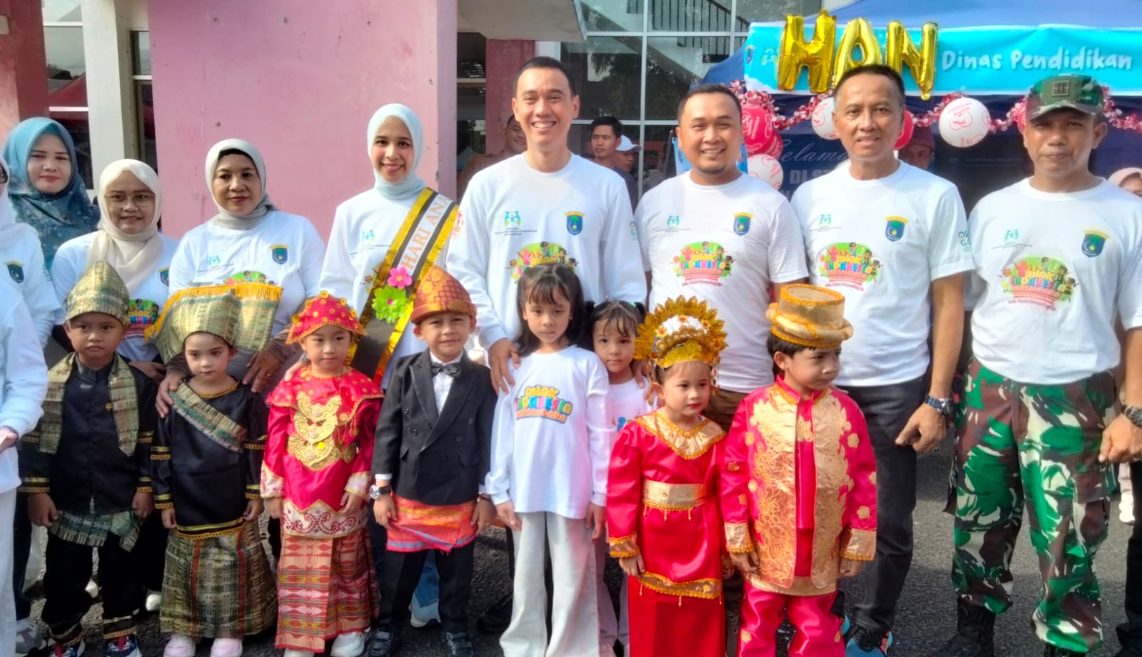 Bupati Kabupaten OKI, Hadiri Pagi Ceria Hari Anak Nasional (HAN) 2025, Siswa dan Siswi Juga Guru-Guru TK Negeri Pembina Kayuagung Sangat Antusias