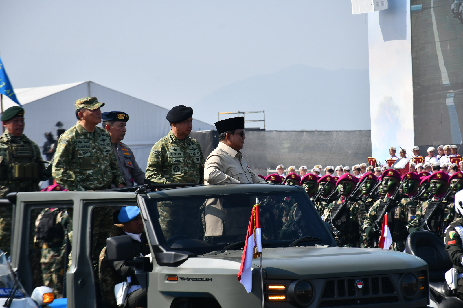 Komandan Beserta Prajurit Lanal Bandung Ikuti Pengarahan Serta Upacara Gelar Pasukan Operasional dan Kehormatan Militer di Pusdikpassus Batujajar