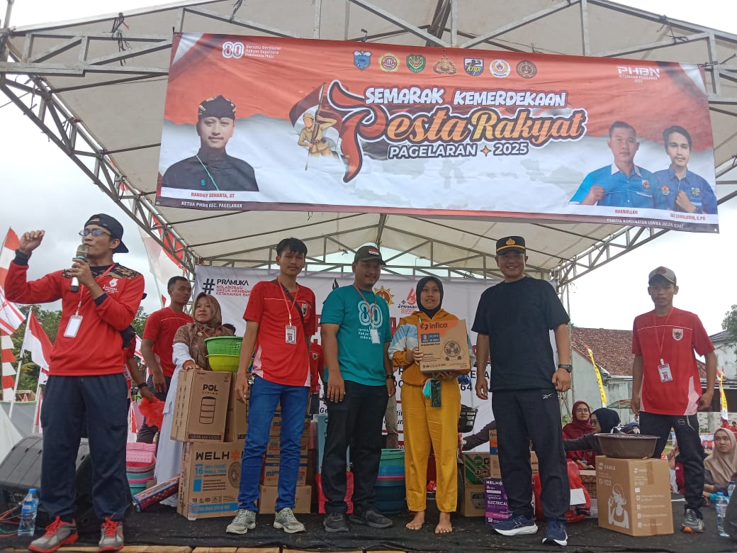 Semarak Kemerdekaan di Pagelaran: warga antusias Raih Doorprize Dalam Pesta Rakyat