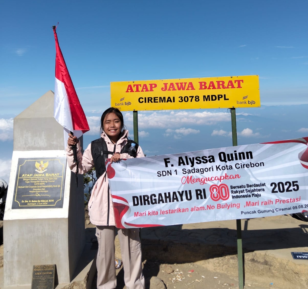 Alyssa Salah Seorang Putri Keluarga Besar Kodim 0614/Kota Cirebon Taklukkan Gunung Ciremai, Kibarkan Merah Putih