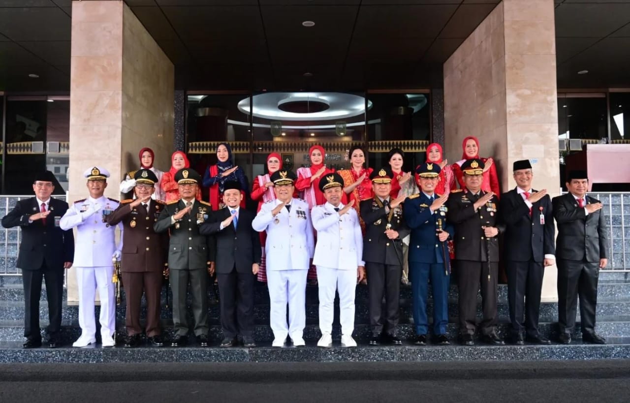 Teguhkan Semangat Bersatu, Berdaulat dan Maju, Danlanal Dumai Ikuti Upacara Bendera Memperingati HUT Ke-80 Kemerdekaan Republik Indonesia