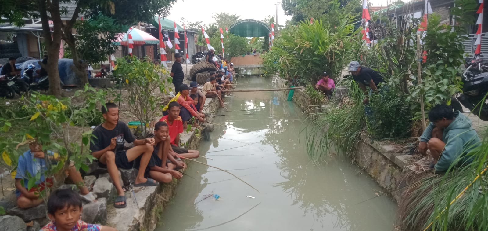 MANCING MANIA GRATIS MEWARNAI HUT KEMERDEKAAN RI KE-80 DESA BOJONGWETAN KEC JAMBLANG-CIREBON