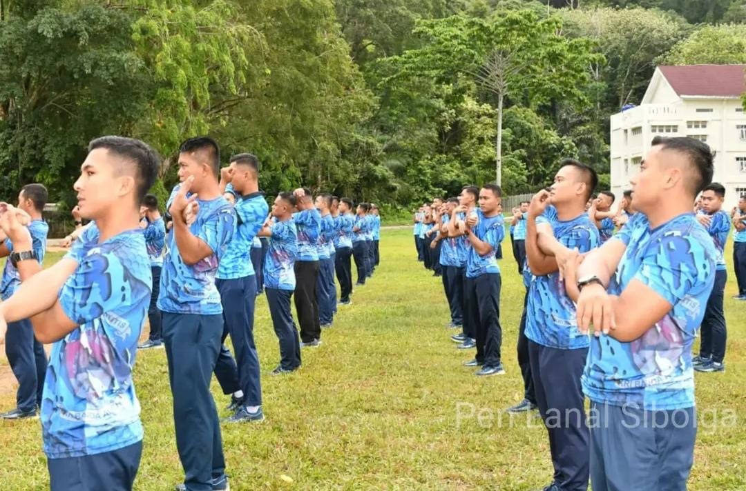 Lanal Sibolga Gelar Olahraga Bersama Dengan Prajurit KRI Banda Aceh-593