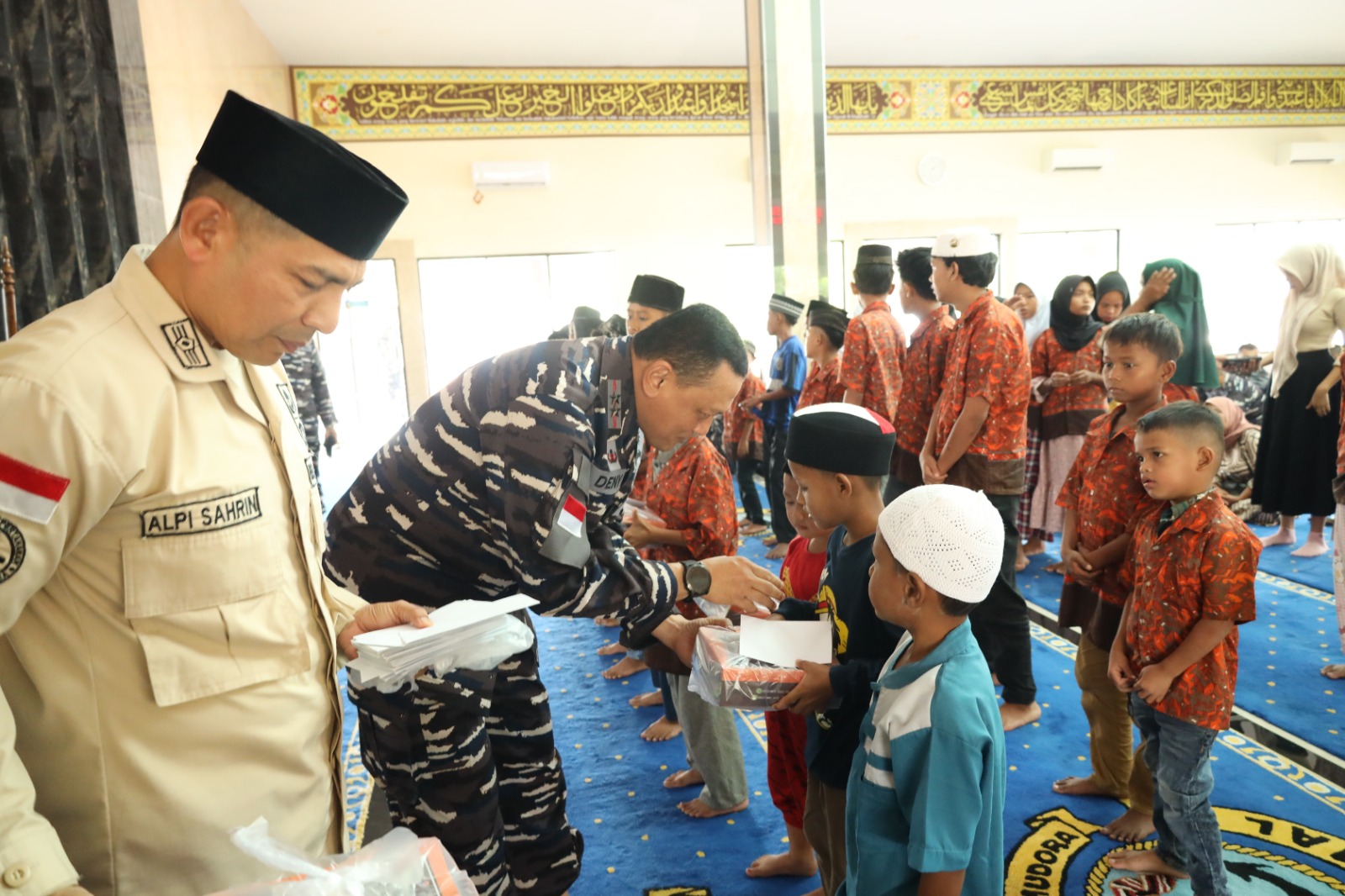 Komandan Kodaeral I Gelar Doa Bersama dan Santunan Anak Yatim Piatu, Duafa dan Santri