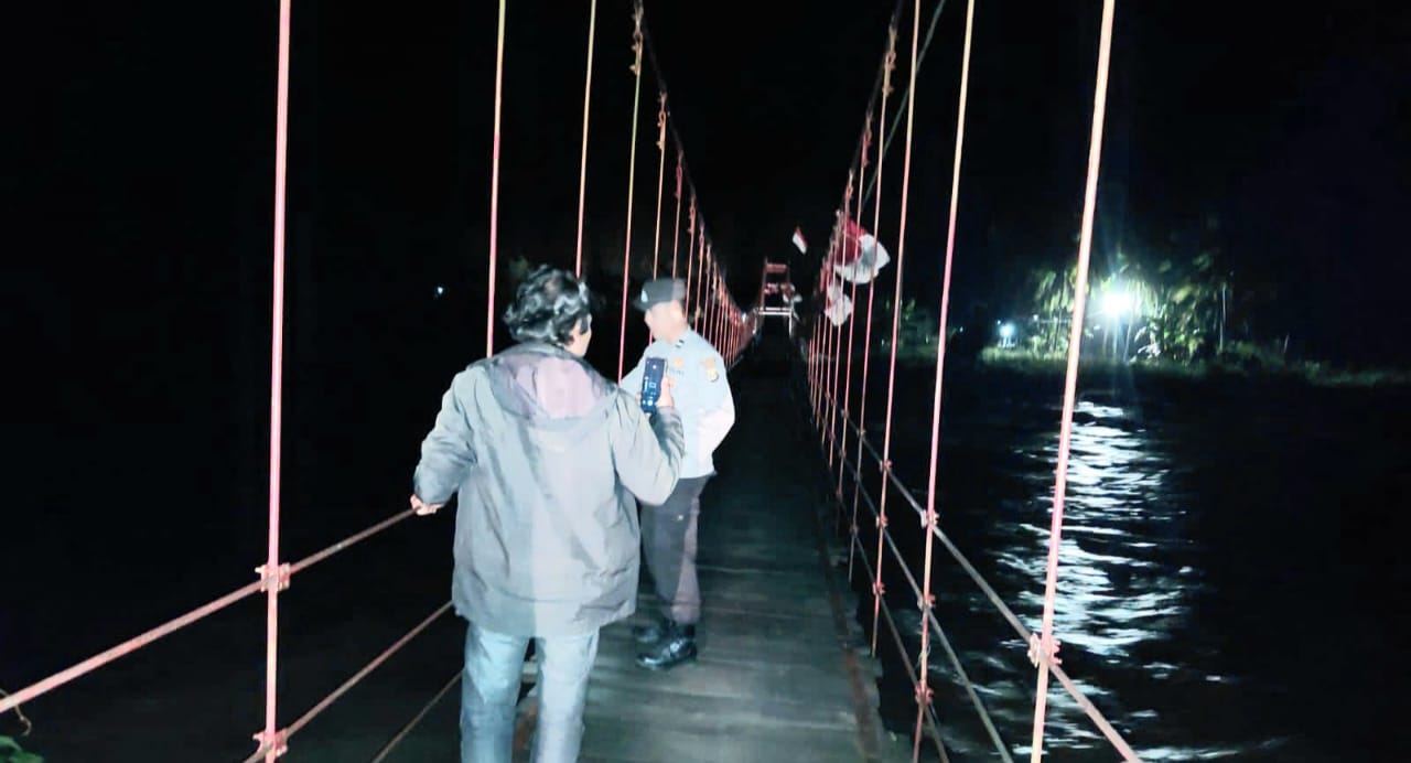 Antisipasi Banjir, Polsek Semaka Tinjau Debit Air Sungai Tulung Asahan