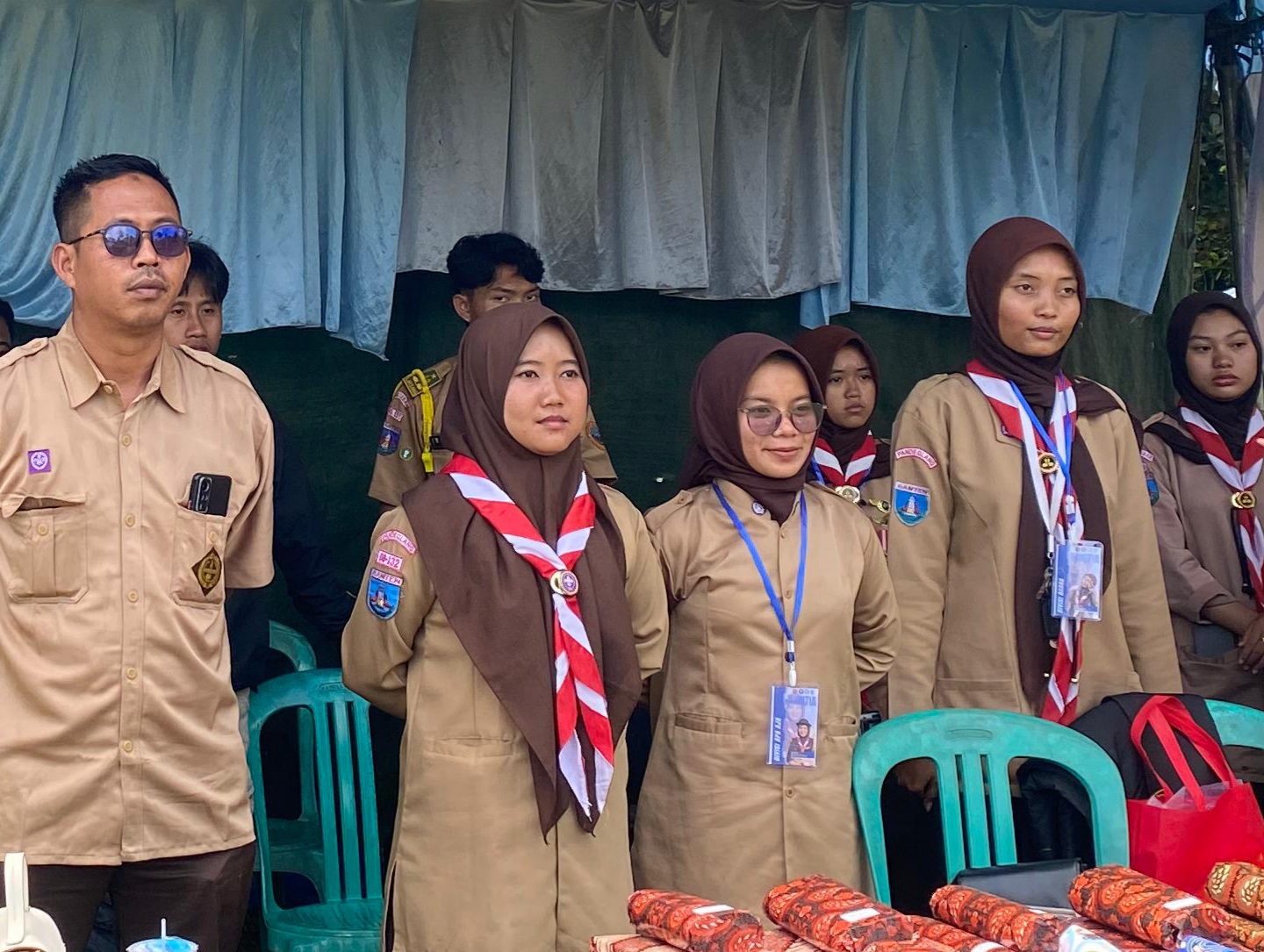 SMP FILIAL 2 Cileles Melaksanakan Kegiatan Kemah dan Pramuka