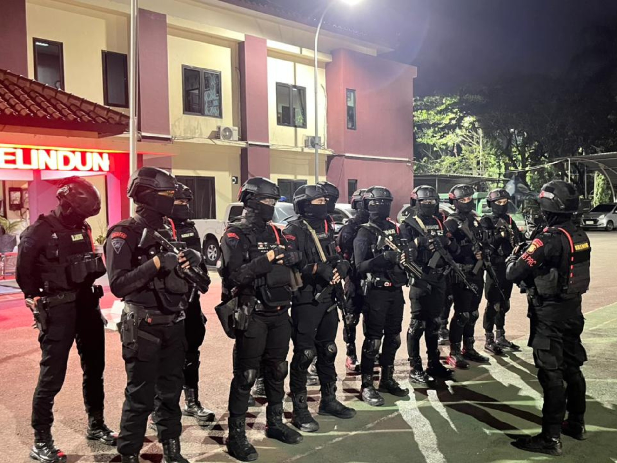 Respons Cepat Brimob Polda Metro Jaya Amankan Pelaku Penyerangan Warga Di Cikarang Pusat