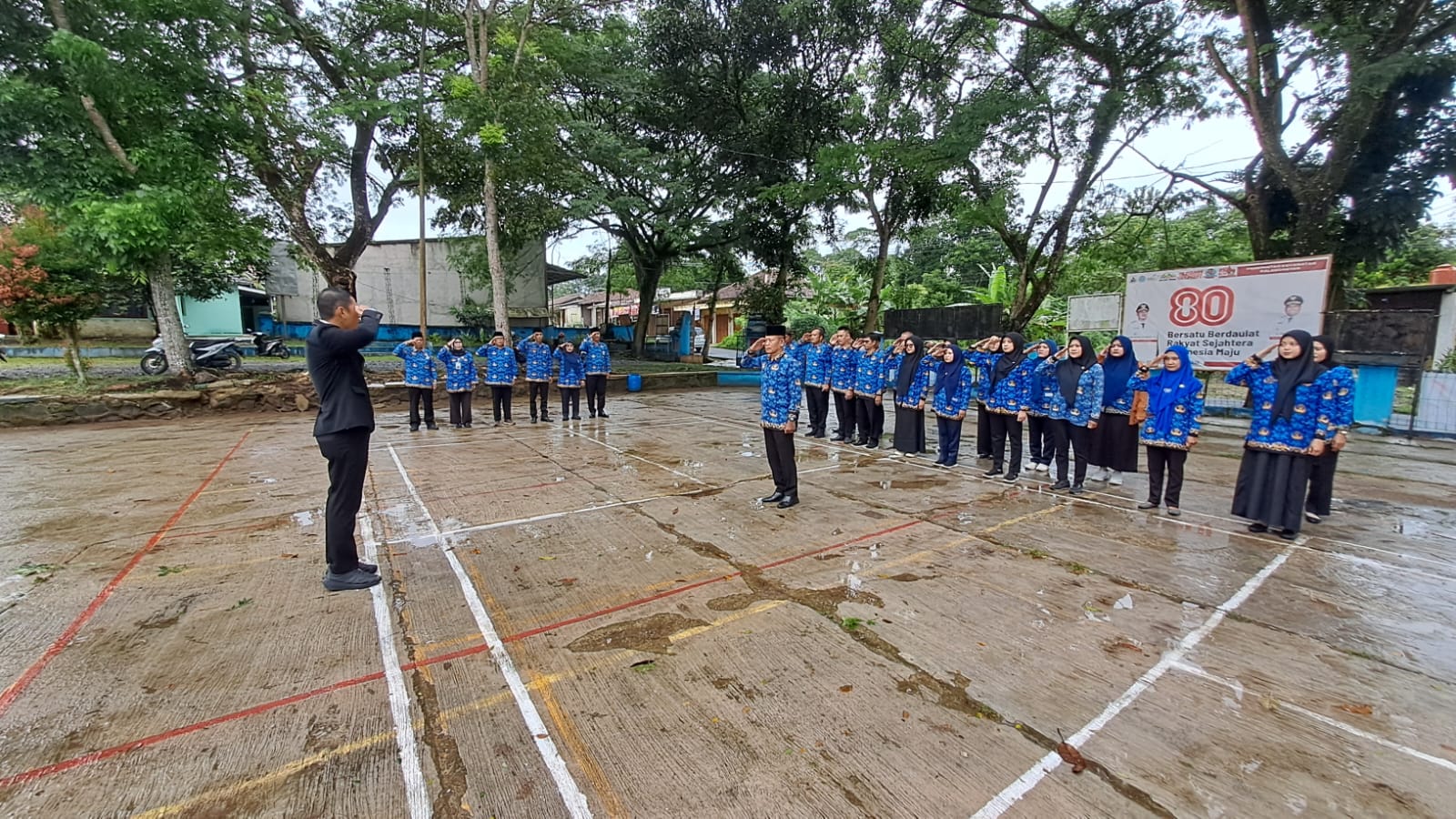 Kantor Kecamatan Kalanganyar: Gelar Upacara Peringatan Hari Pahlawan Tahun 2025