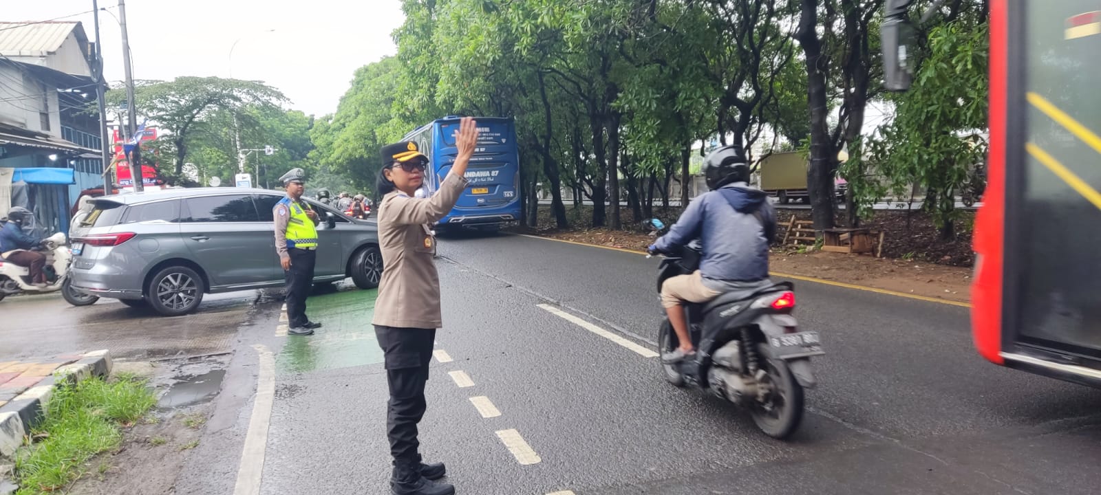 Polres Metro Tangerang Kota Laksanakan Gatur Lalin Di Jalan Rawan Kemacetan