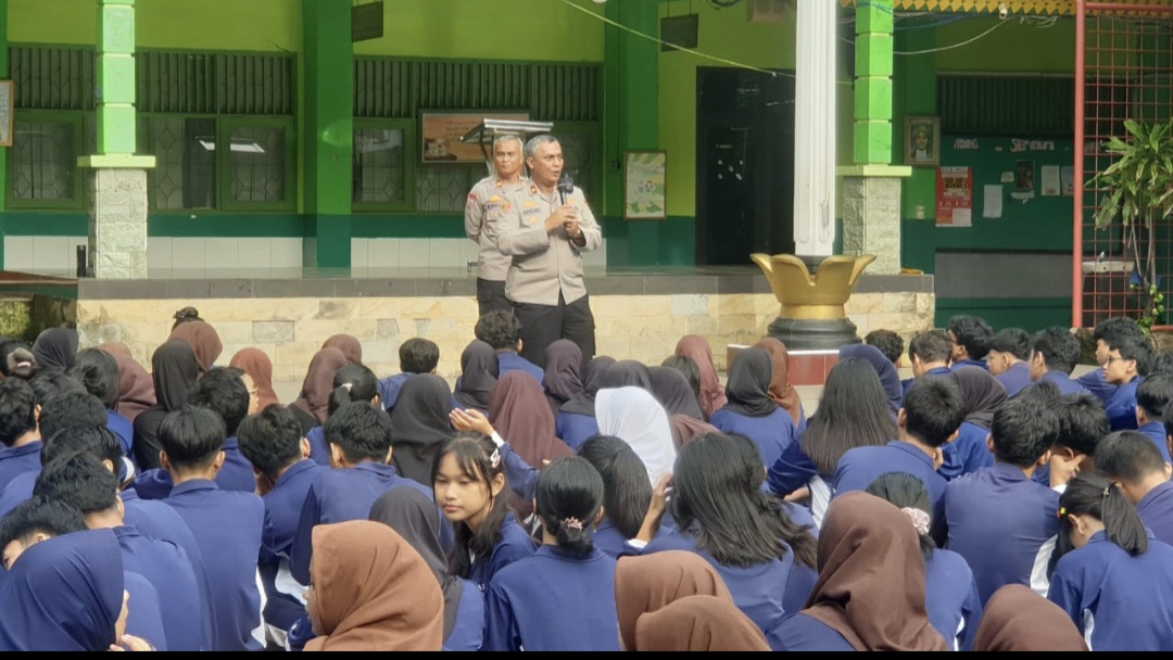 Kapolsek Koja Ajak Pelajar SMAN 110 Jauhi Tawuran Dan Narkoba
