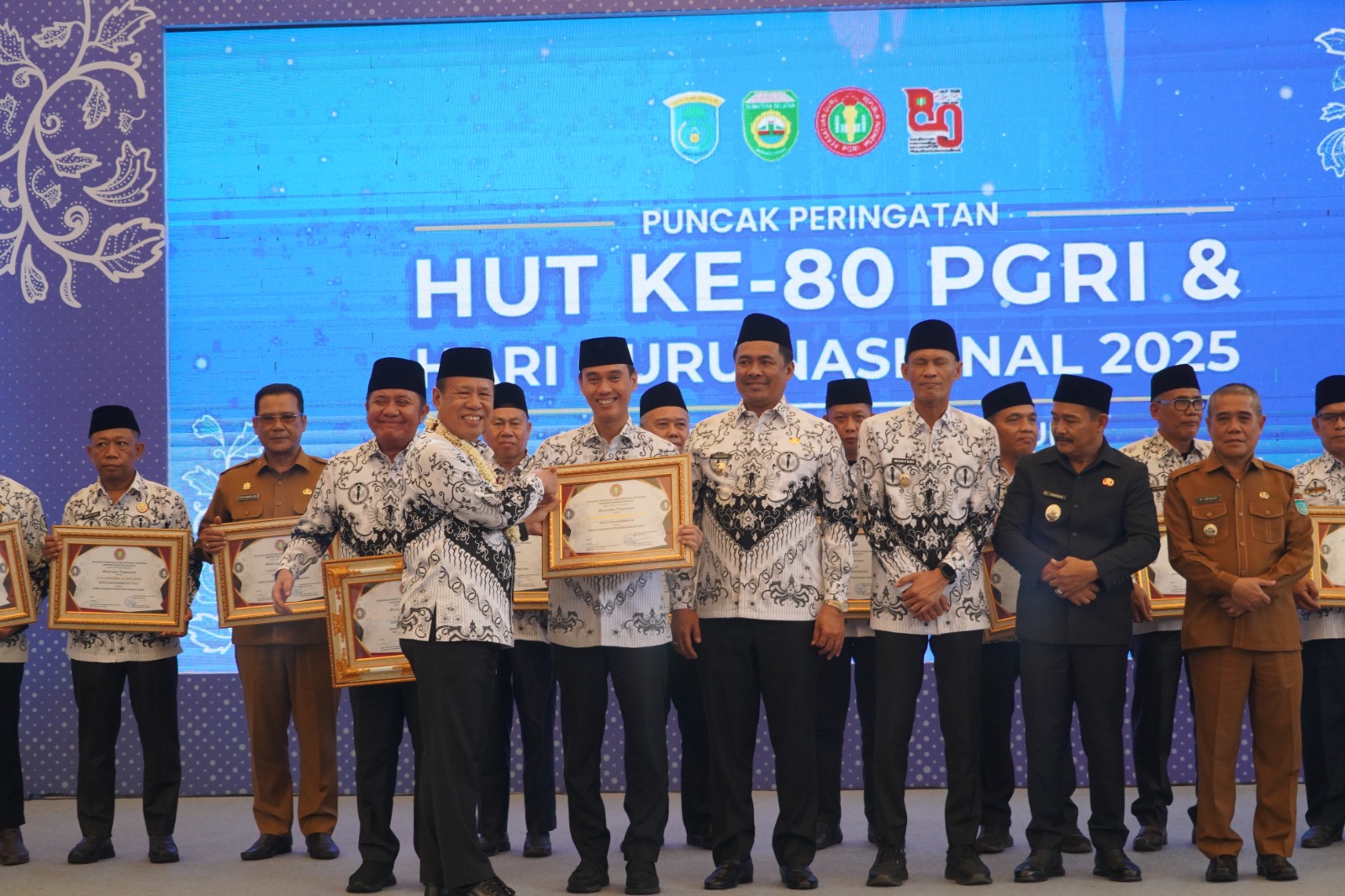 OKI Sambut 3.000 Guru se Sumsel dalam Puncak HUT PGRI dan HGN