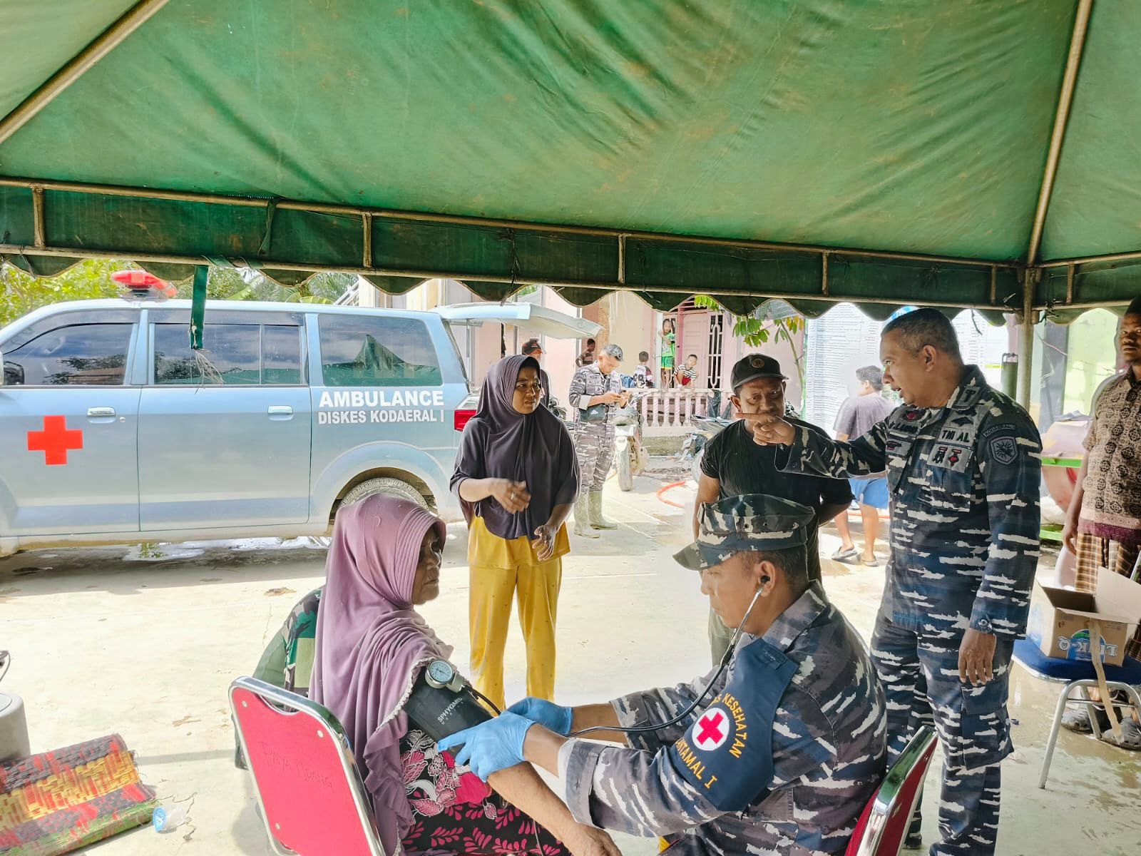 Misi Kemanusiaan, Kodaeral I Salurkan Bantuan Pelayanan Kesehatan di Aceh Tamiang
