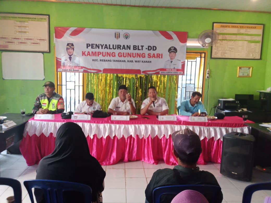 Kepala kampung gunung sari bagikan BLT DD tahap 4 sebanyak 10 kpm