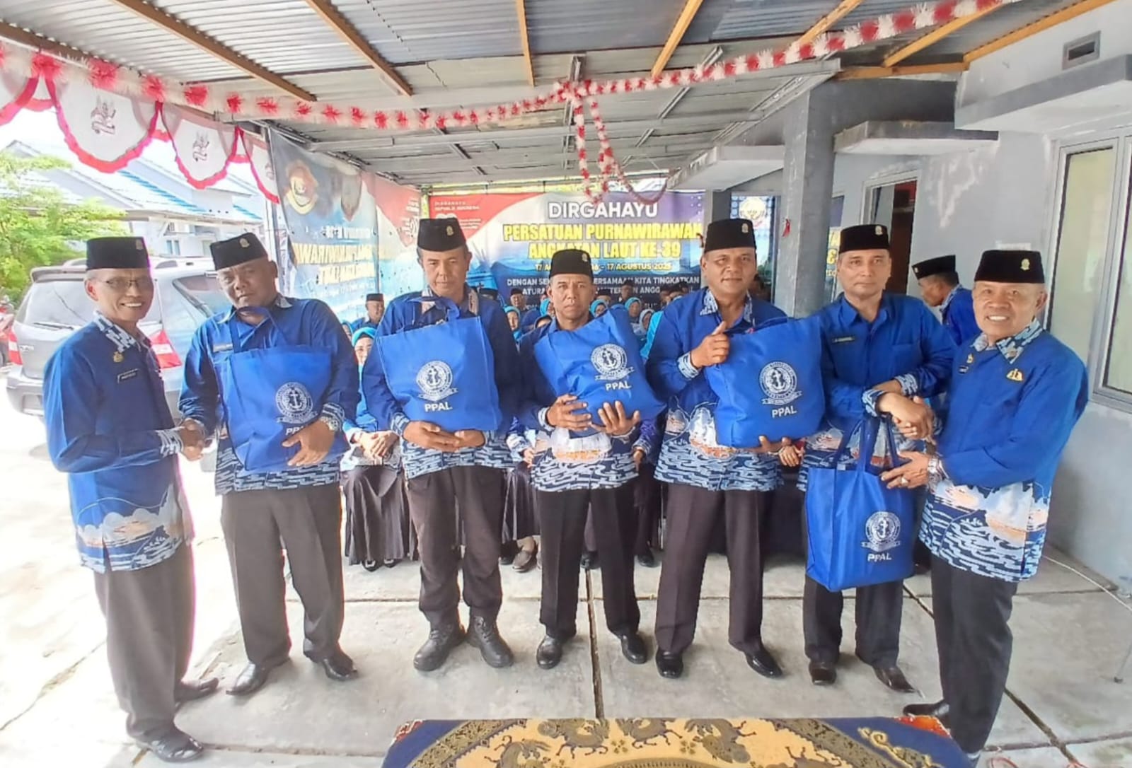 Indahnya Berbagi, Ketua Umum PPAL Pusat Salurkan Bantuan Ke Sumatera Barat dan Sumatera Utara