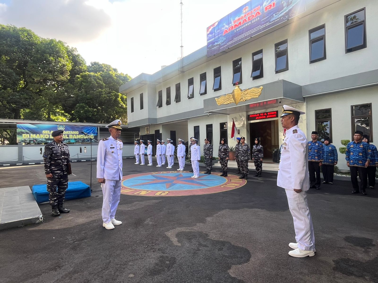 Pangkalan TNI AL Bandung Laksanakan Upacara Peringatan Hari Bela Negara Ke-77 Tahun 2025