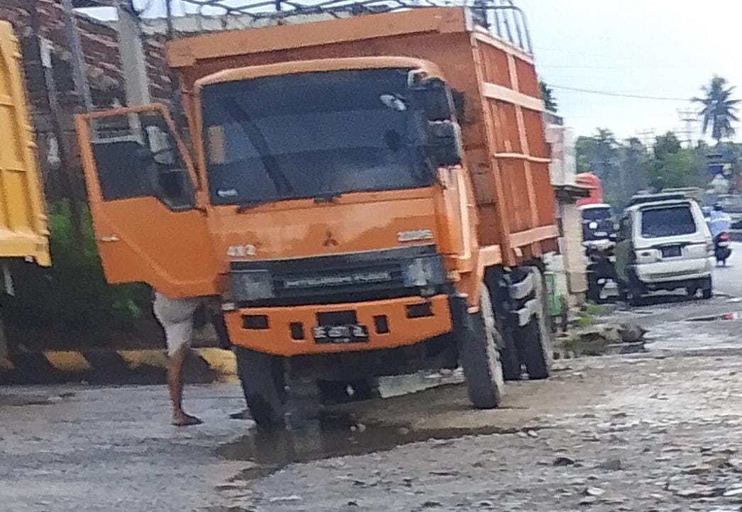 Mulai Muncul Ke Permukaan,Pemilik Tiga Kendaraan Pengecor BBM Subsidi Jenis Fuso Di Lampung Milik Oknum Insial YN