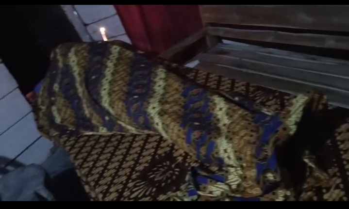 Di duga intimidasi terhadap keluarga korban malapraktik, oleh oknum Bidan waykanan dan turut serta oknum media i-news tv.dan di hadiri oleh beberapa dokter