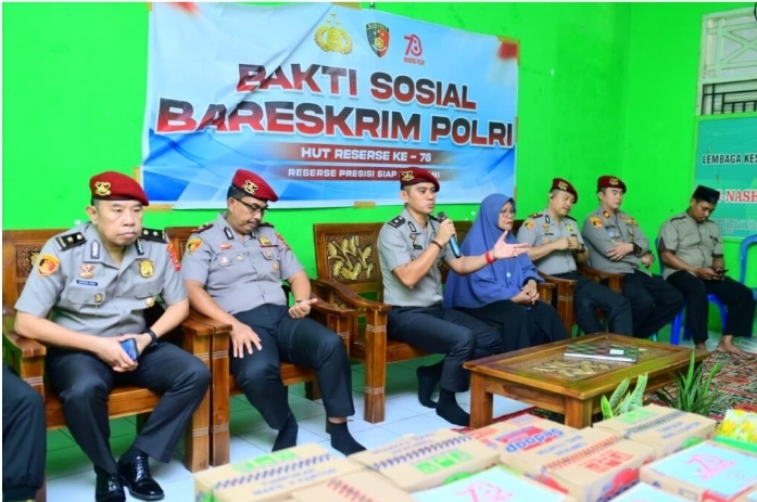 Kompol Jufri Ajak Personil Ke Panti Asuhan Dalam Rangka HUT Reserse Ke 78